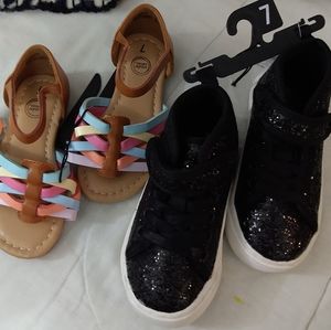 Sz 7 Girls shoes New with Tags